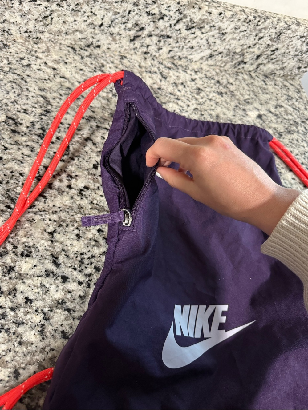 Nike Drawstring Bag - Picture 3 of 3